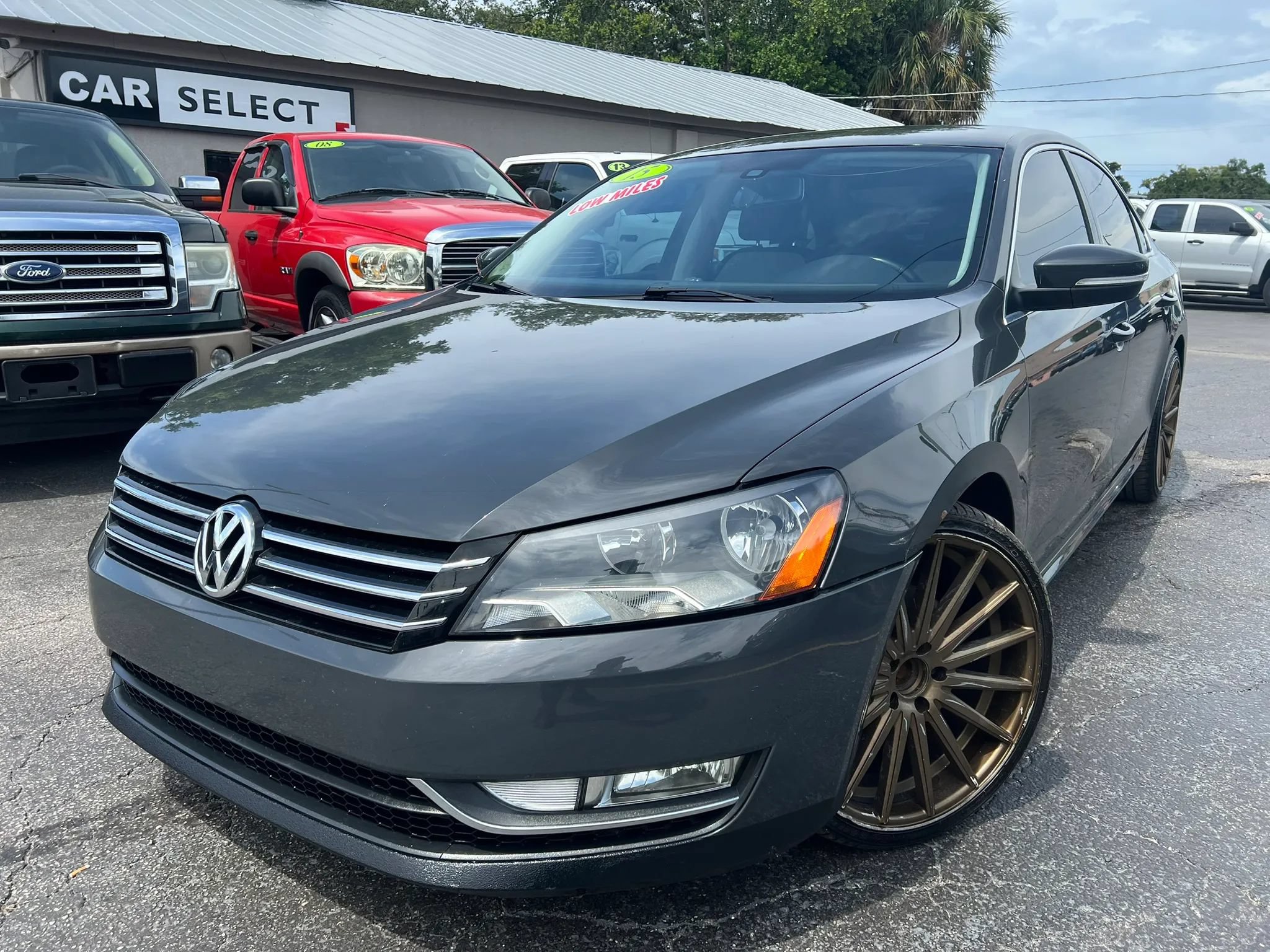 Used 2015 Volkswagen Passat 1.8T Sport FWD image 1