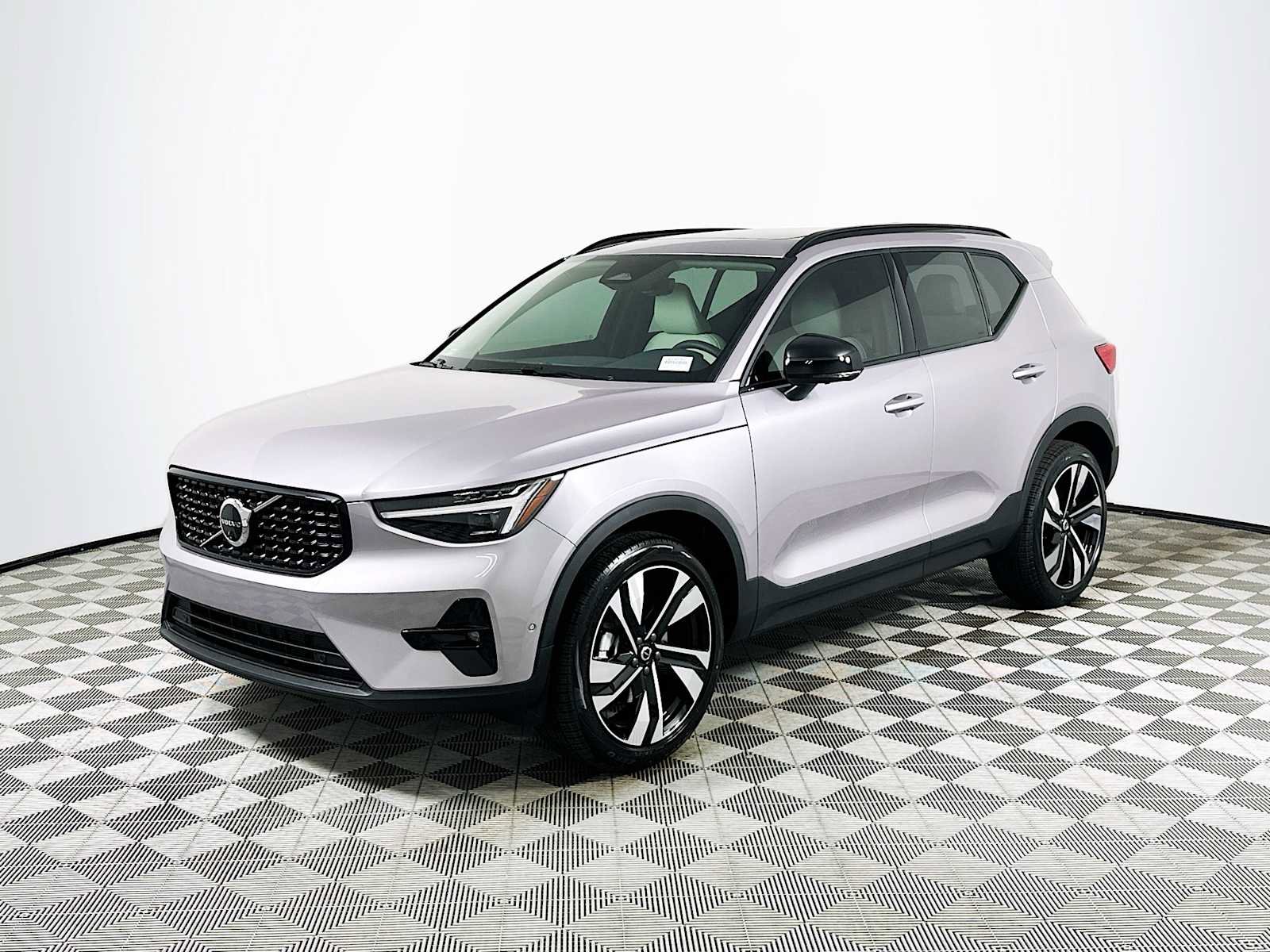 New 2026 Volvo XC40 B5 Ultra w/ Climate Package image 3