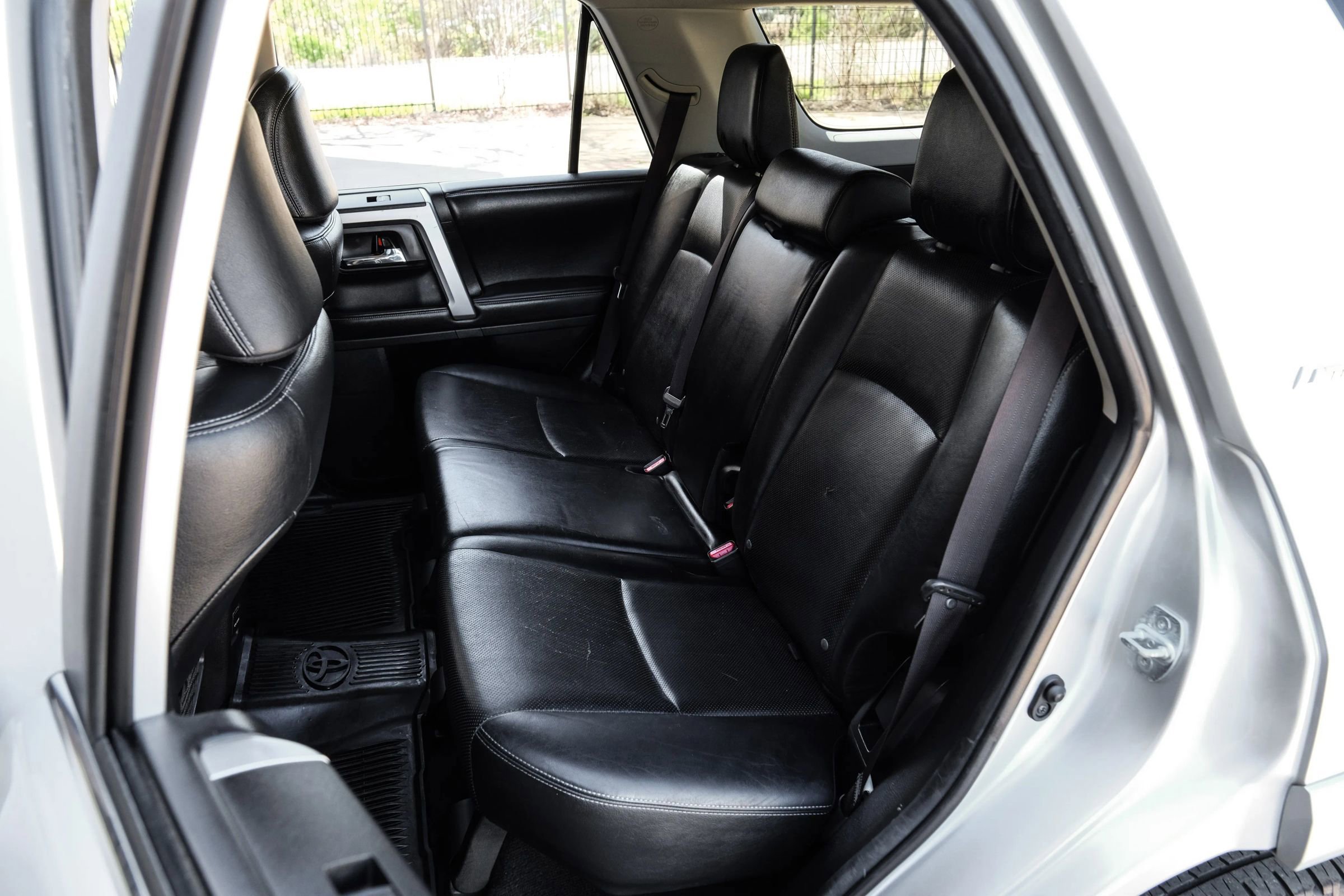 Used 2014 Toyota 4Runner Limited image 40