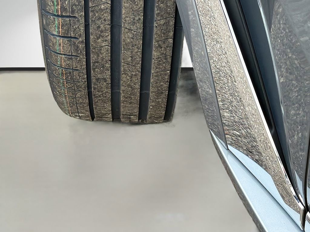 Used 2024 BMW X7 xDrive40i image 45