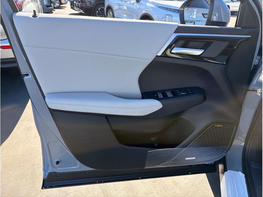 New 2026 Mitsubishi Outlander LE image 8