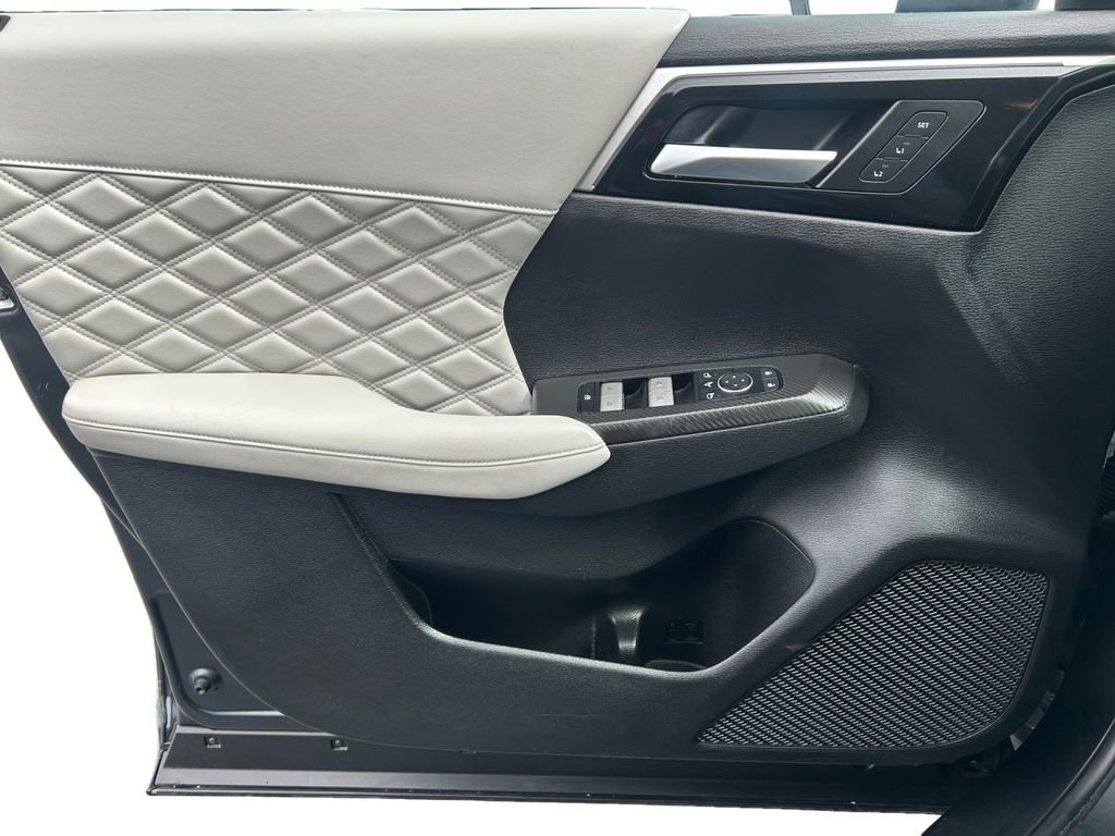 Used 2024 Mitsubishi Outlander SEL image 17