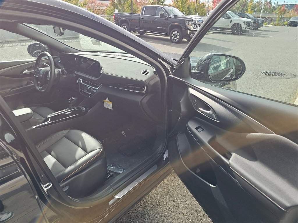 Used 2025 Buick Envista Avenir image 12