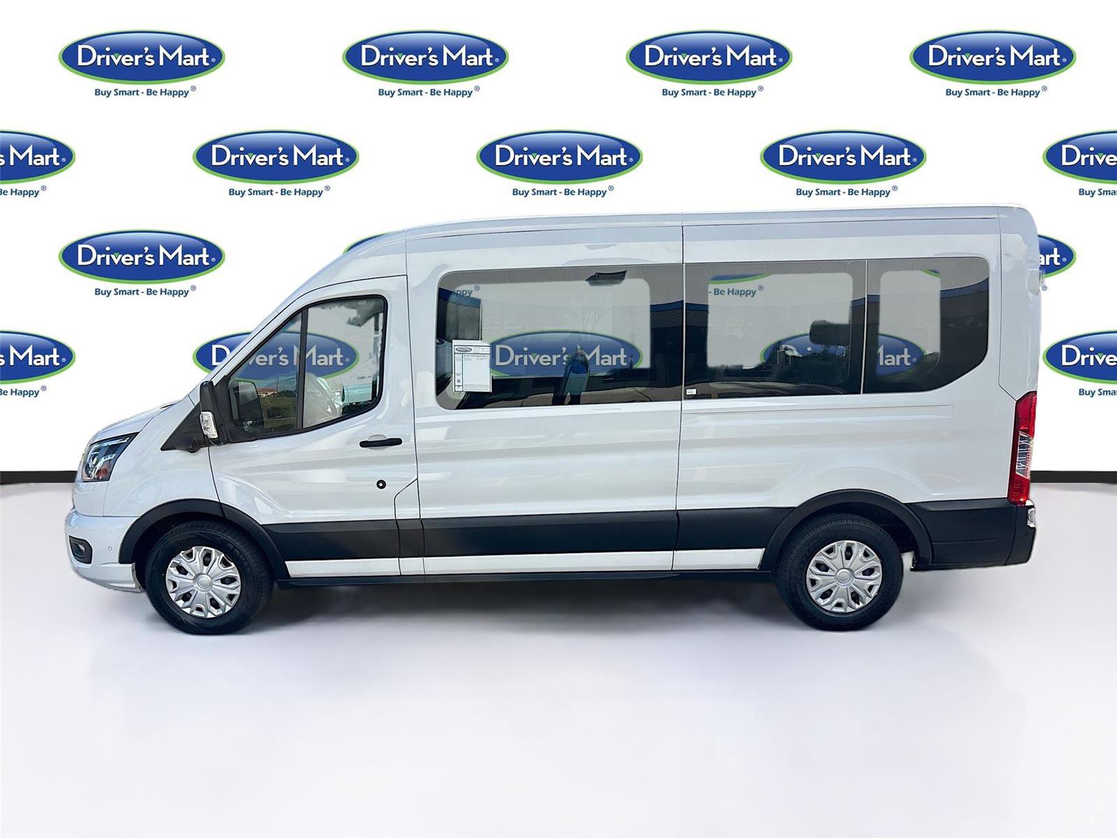 Used 2023 Ford Transit 350 XLT RWD image 4