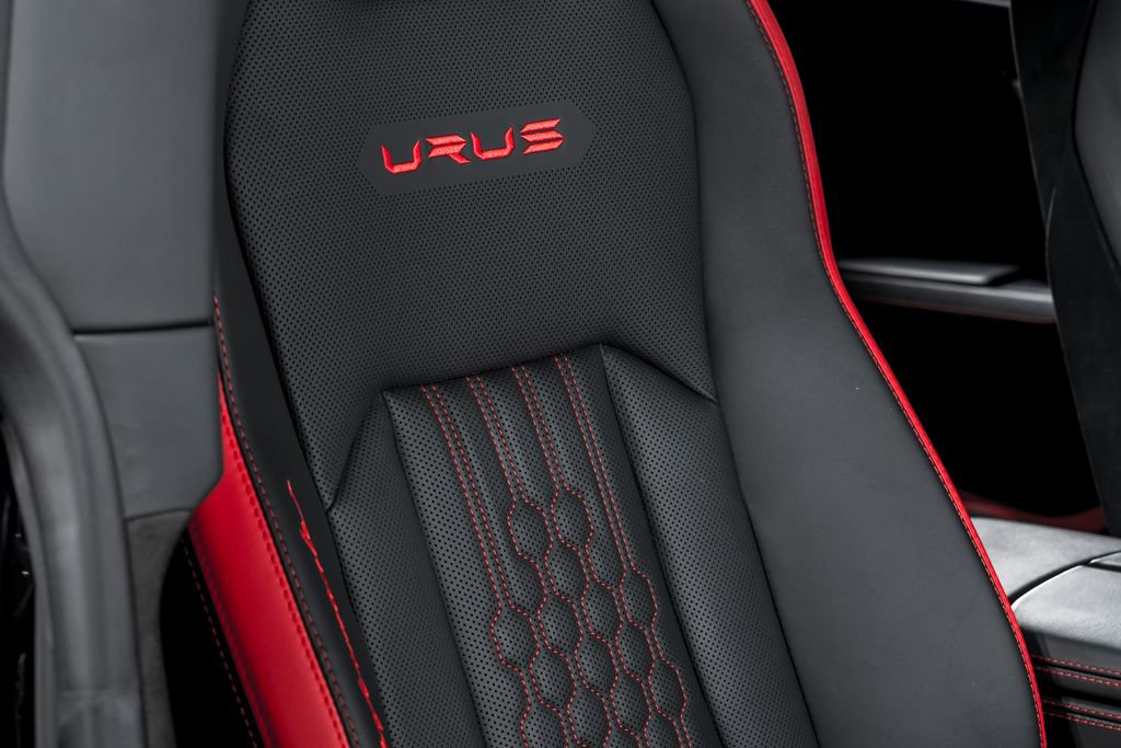 Used 2023 Lamborghini Urus Performante AWD/4WD image 42