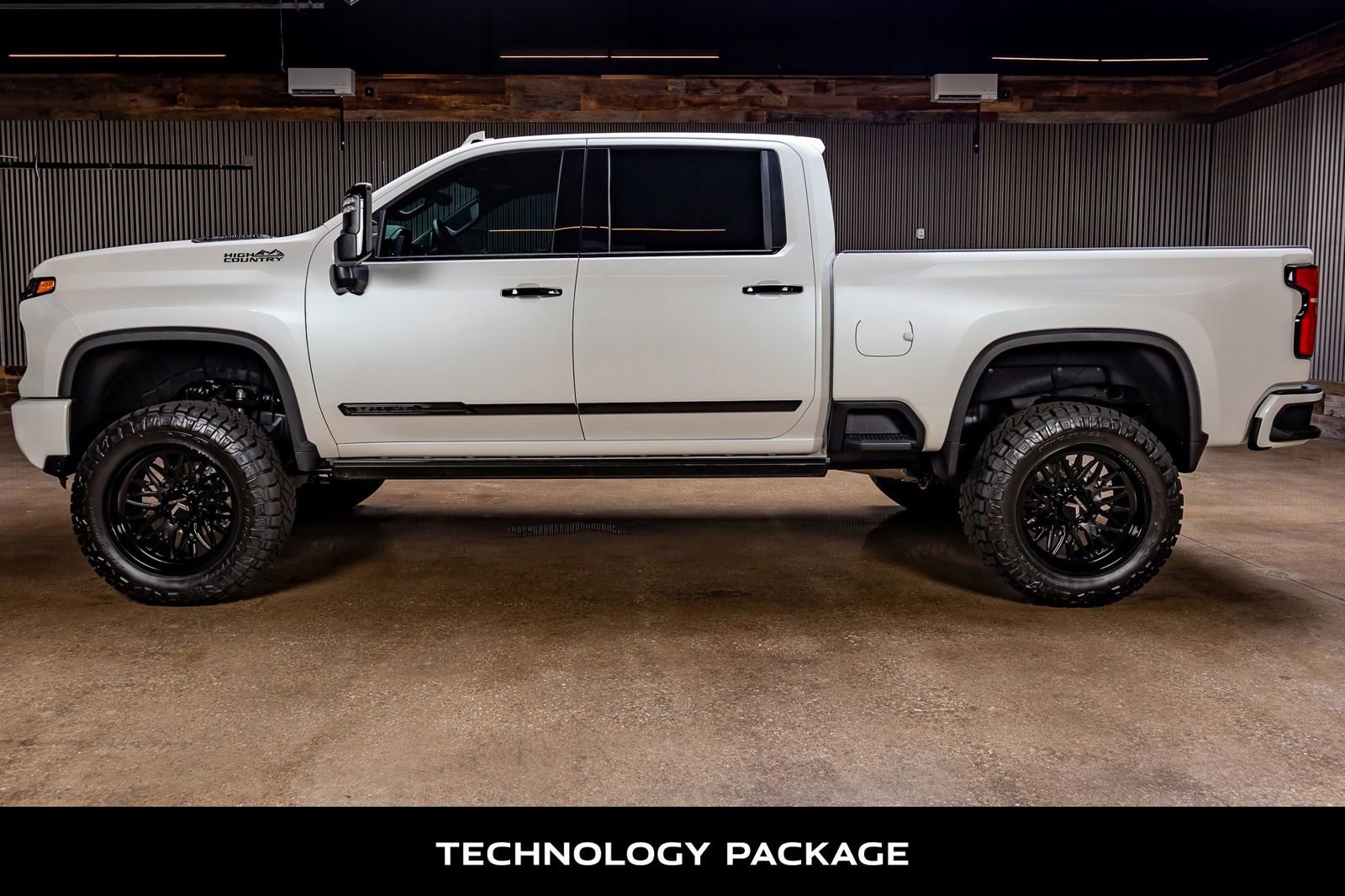 Used 2025 Chevrolet Silverado 2500 High Country w/ Technology Package image 6