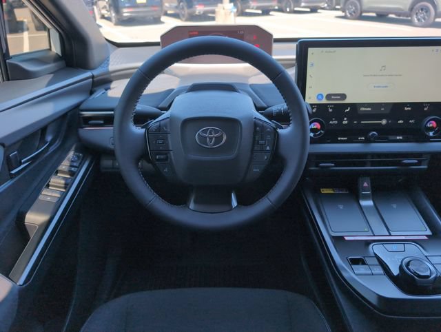 Used 2026 Toyota C-HR AWD/4WD image 18