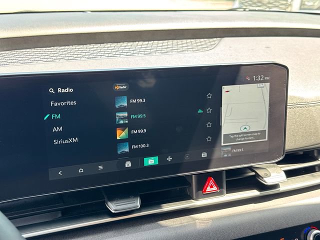 Used 2025 Kia Carnival EX FWD image 20