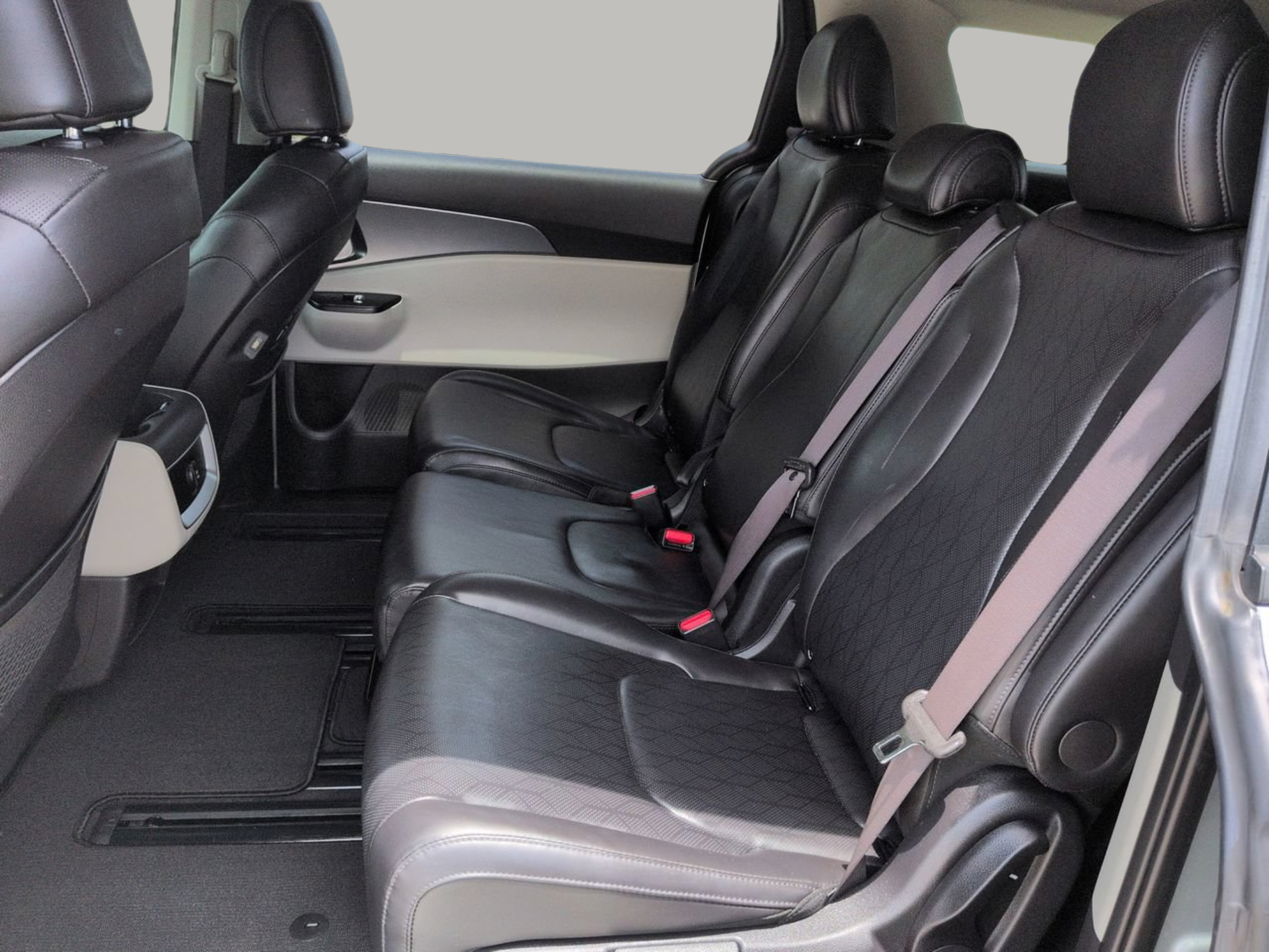 Certified 2023 Kia Carnival LX FWD image 15