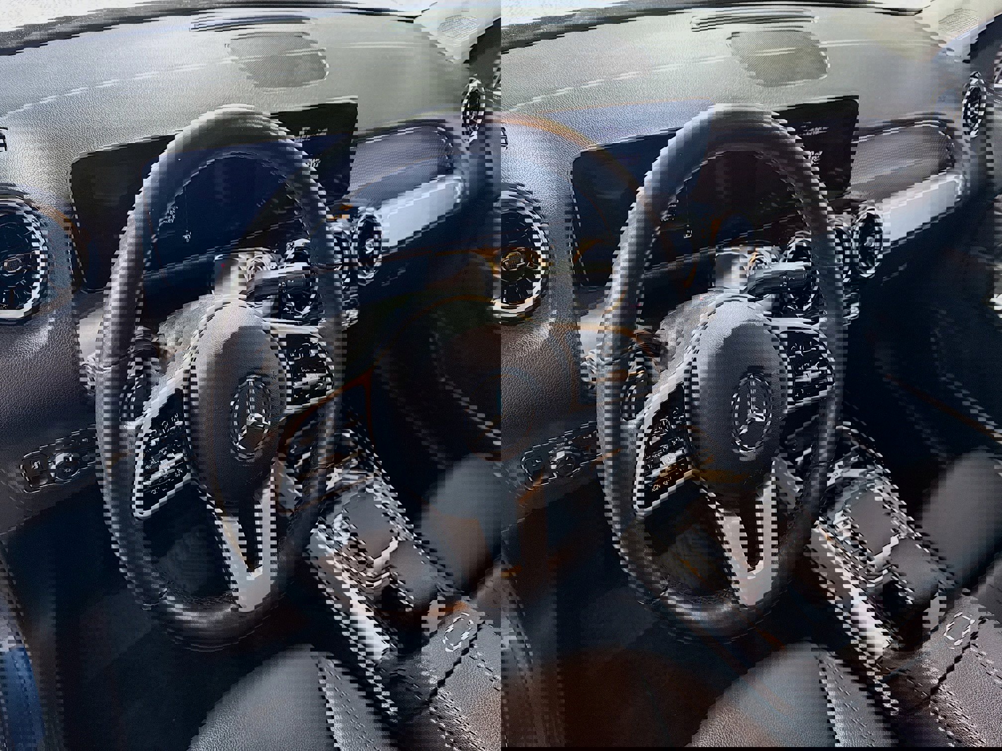 Used 2020 Mercedes-Benz GLB 250 4MATIC image 12