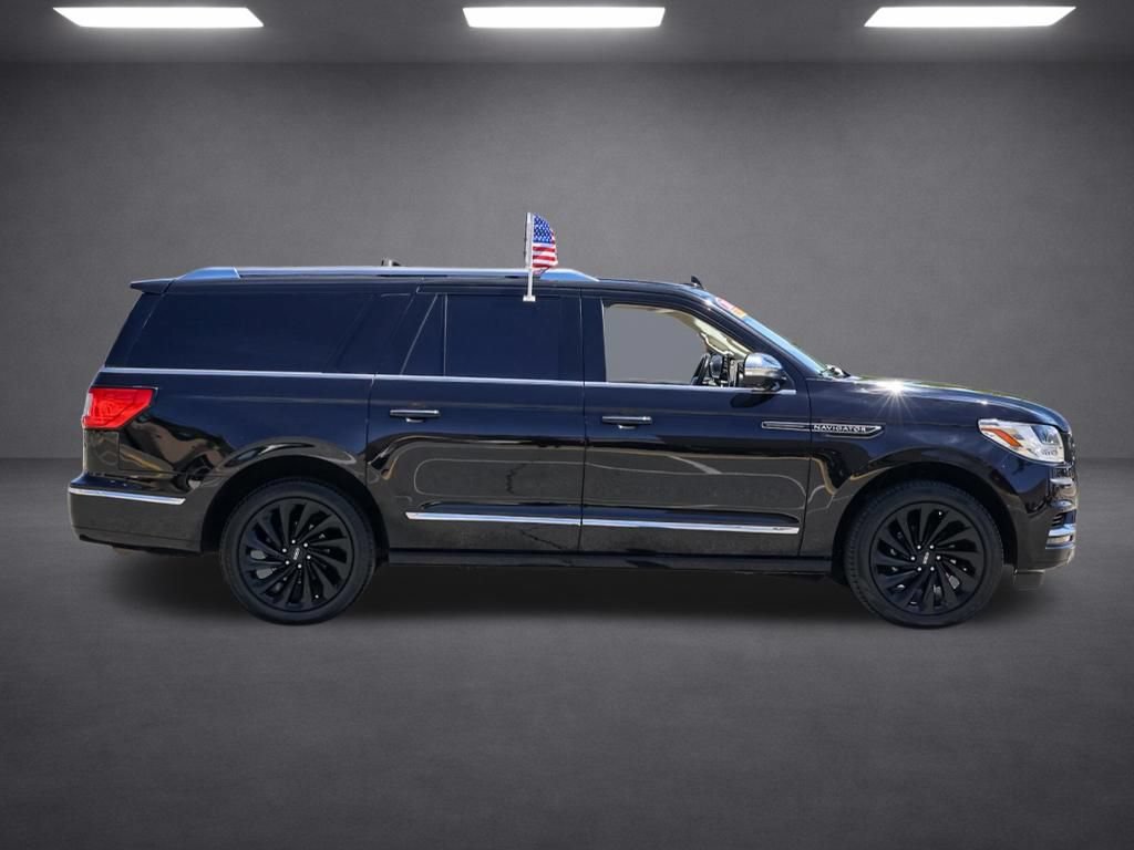 Used 2021 Lincoln Navigator L Black Label w/ Cargo Convenience Package AWD/4WD image 3