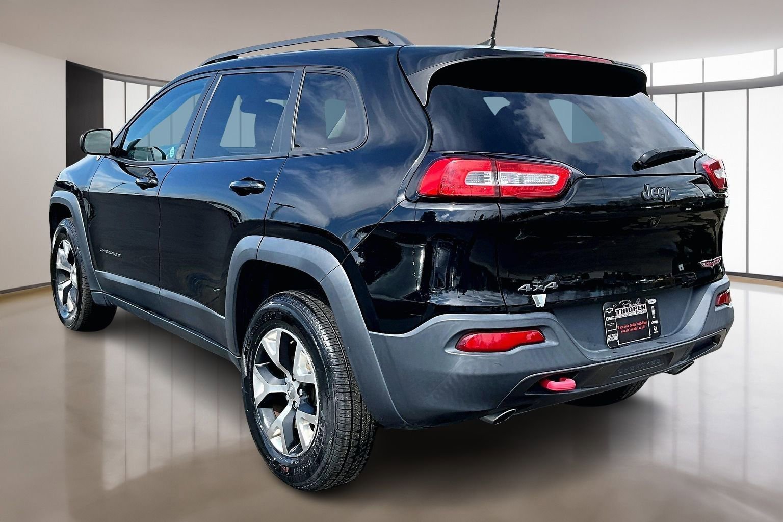 Used 2017 Jeep Cherokee Trailhawk w/ Cold Weather Group image 4