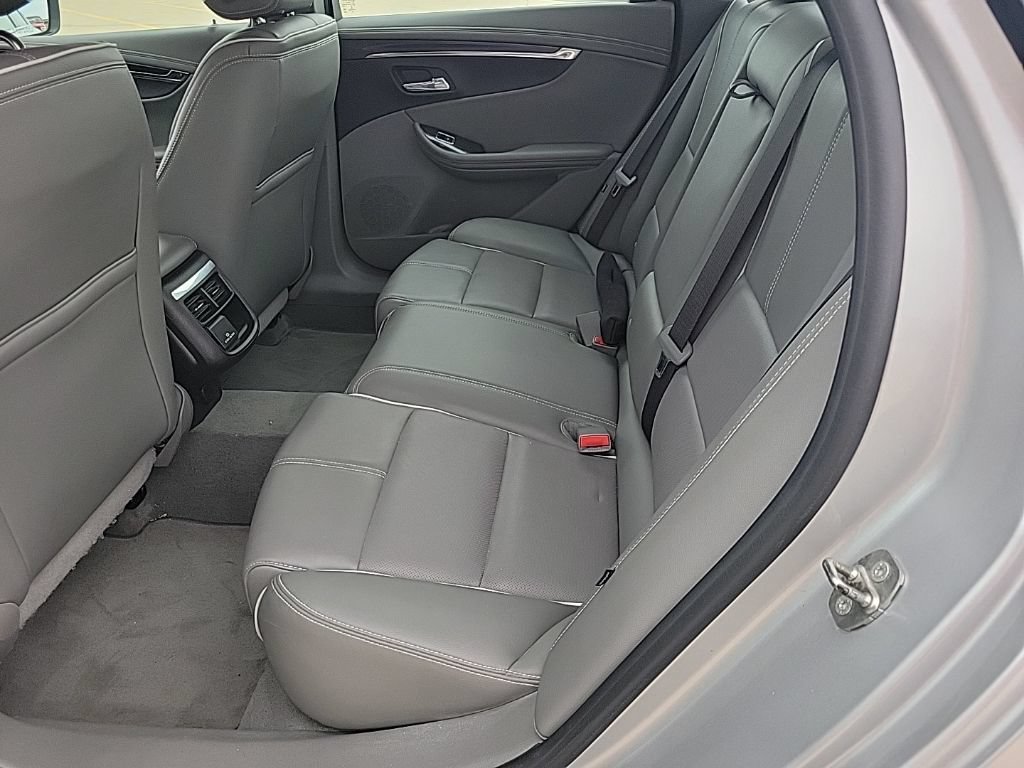 Used 2016 Chevrolet Impala LTZ w/ Enhanced Convenience Package FWD image 9