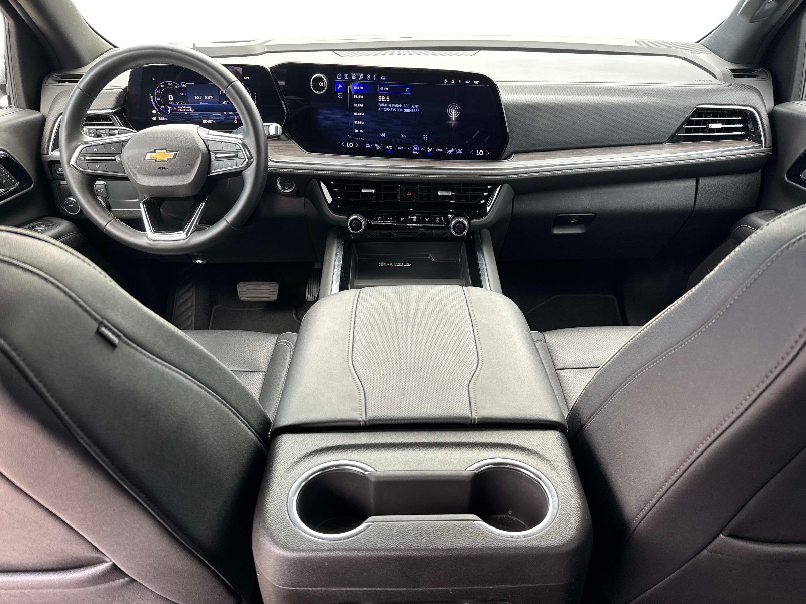 Used 2025 Chevrolet Suburban Premier RWD image 17