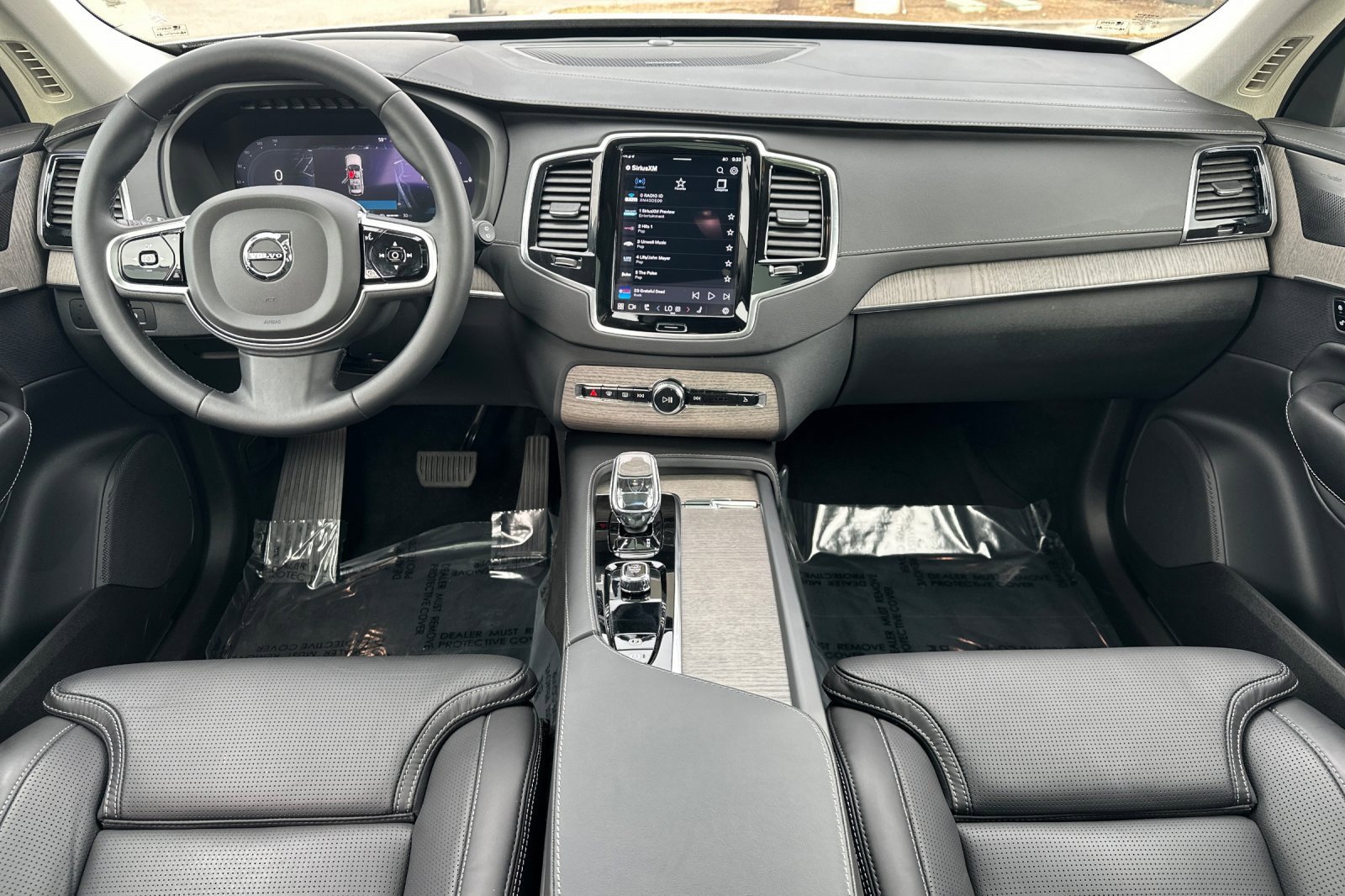 Certified 2023 Volvo XC90 T8 Ultimate image 3