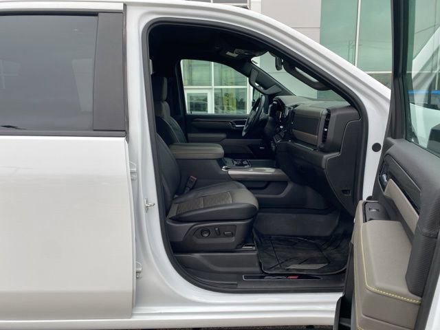 Used 2025 Chevrolet Silverado 2500 ZR2 w/ LPO, Dark Essentials Package AWD/4WD image 39