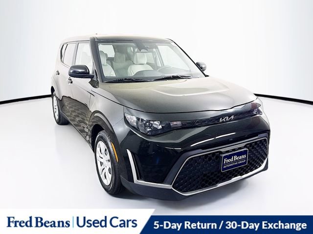Used 2023 Kia Soul LX image 1