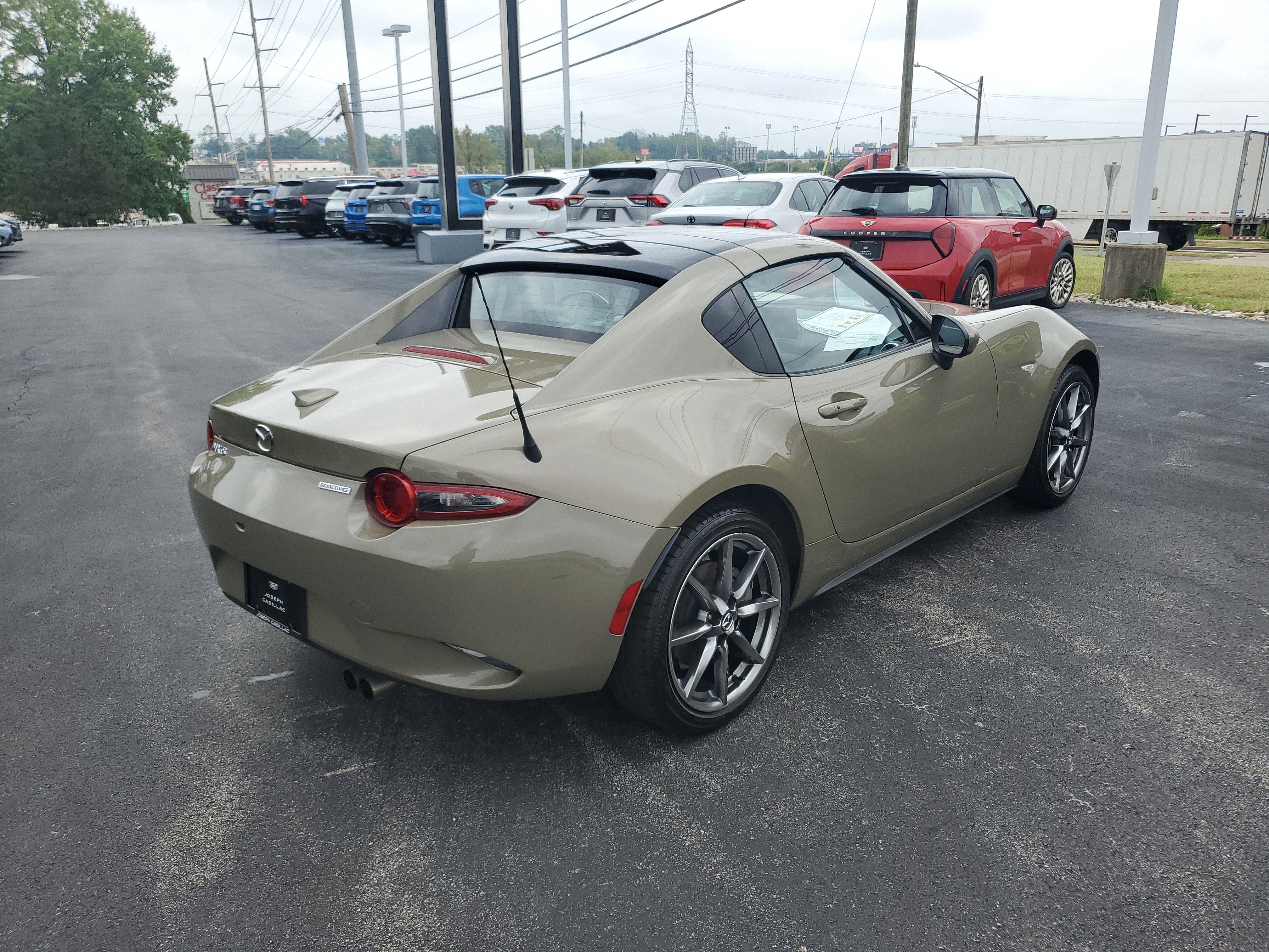 Used 2023 MAZDA MX-5 Miata Grand Touring RWD image 3