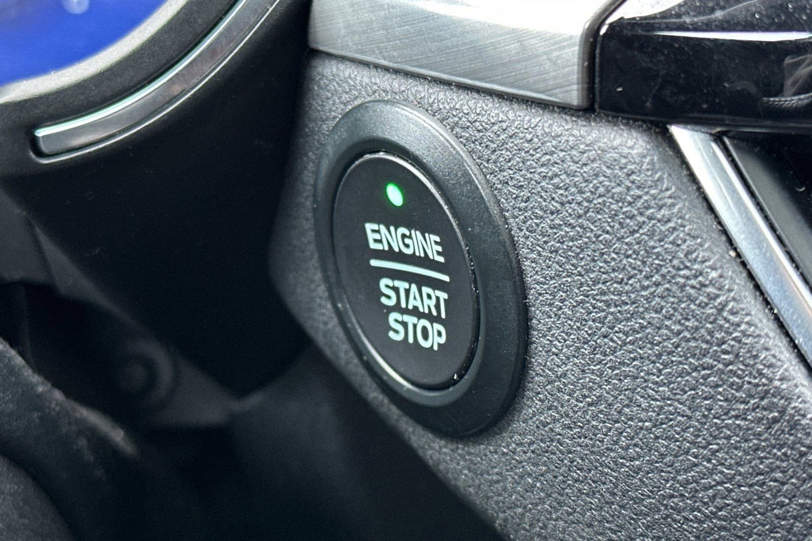 Used 2021 Ford Escape Titanium AWD/4WD image 18