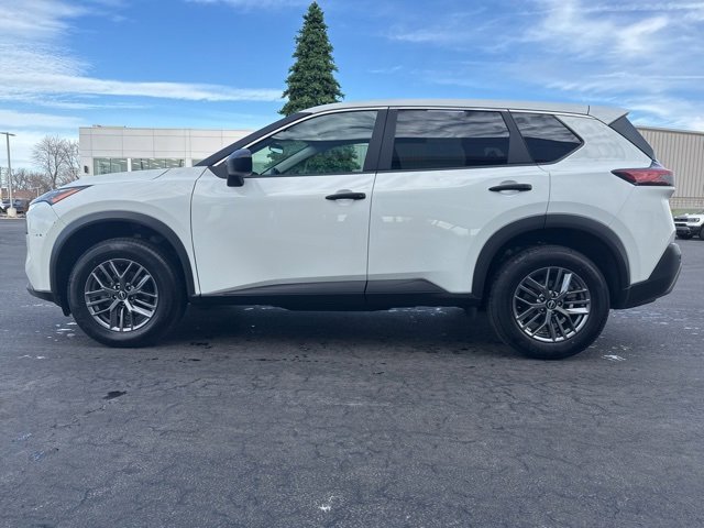 Used 2023 Nissan Rogue S image 4