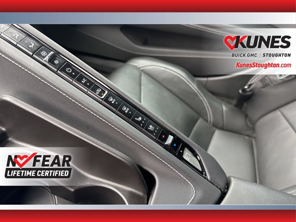 Used 2022 Chevrolet Corvette Stingray Preferred Conv w/ Z51 Performance Package RWD image 41
