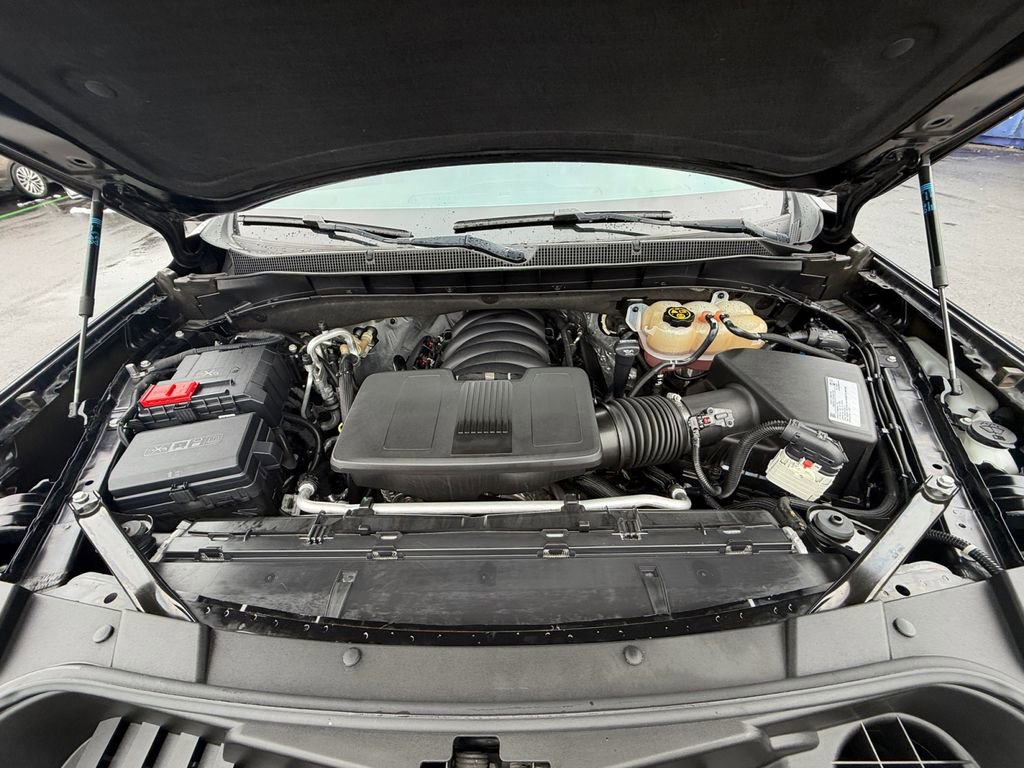 Used 2021 Chevrolet Suburban RST w/ Luxury Package image 28