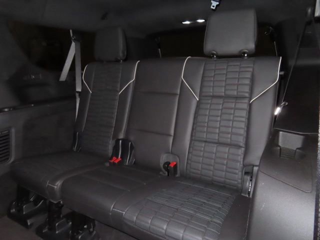 Used 2025 Cadillac Escalade ESV V w/ LPO, ONYX Package image 22