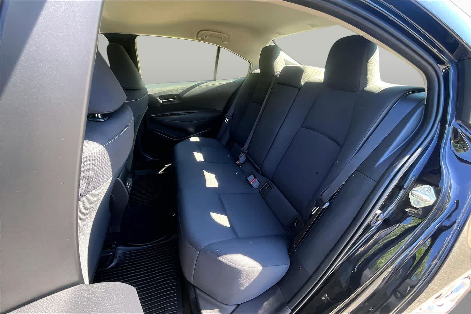 Used 2024 Toyota Corolla LE FWD image 38