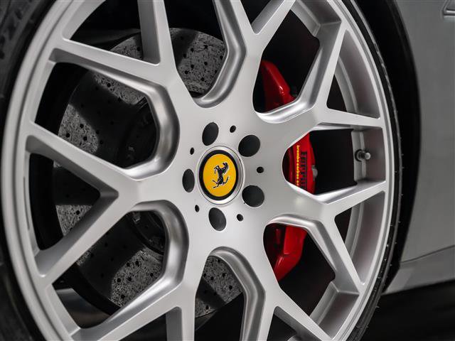 Used 2011 Ferrari California image 21