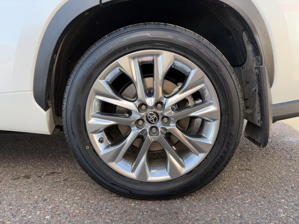 Used 2023 Toyota Highlander Limited image 10