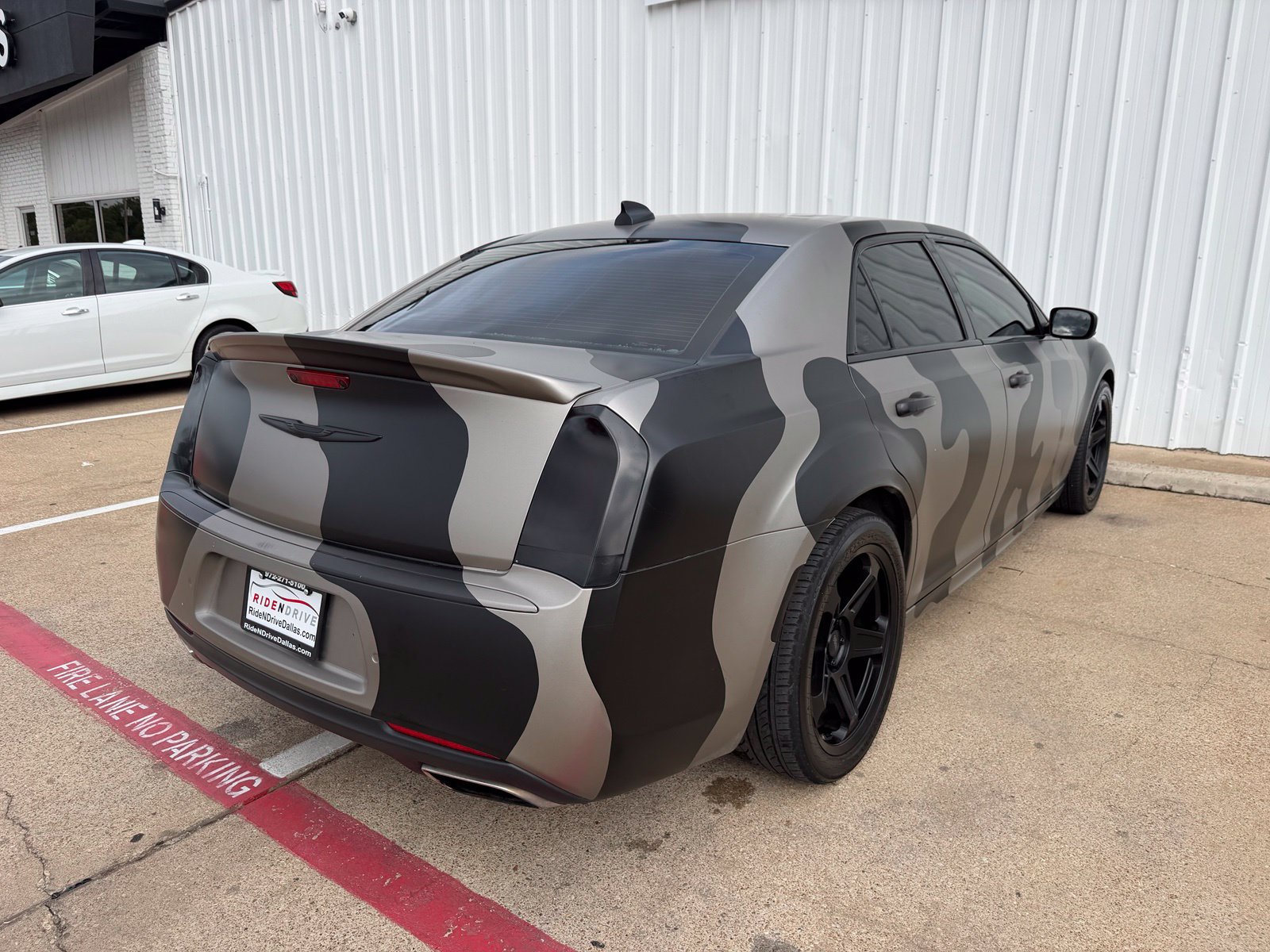 Used 2022 Chrysler 300 S w/ Comfort Group RWD image 8