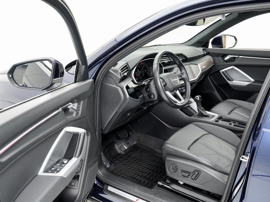 Certified 2022 Audi Q3 2.0T Premium Plus w/ Premium Plus Package AWD/4WD image 7