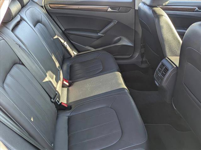Used 2020 Volkswagen Passat 2.0T SEL FWD image 17