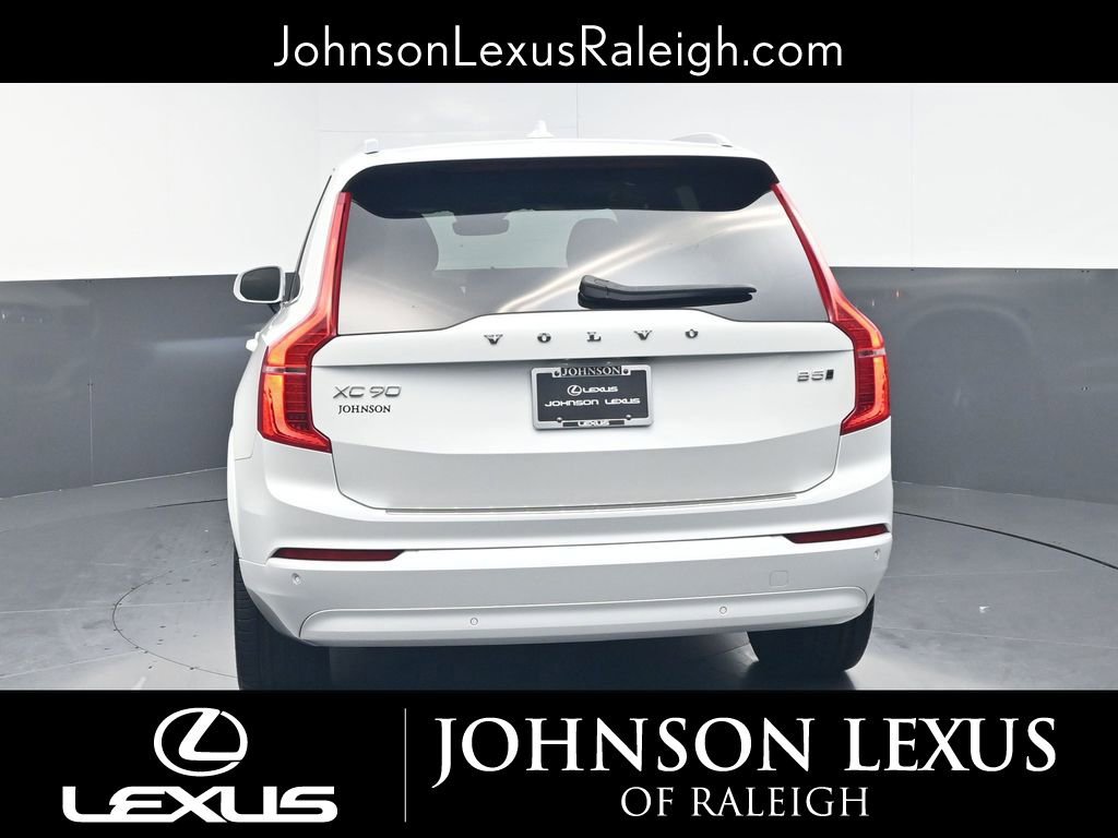 Used 2023 Volvo XC90 B5 Core w/ Protection Package Premier AWD/4WD image 8