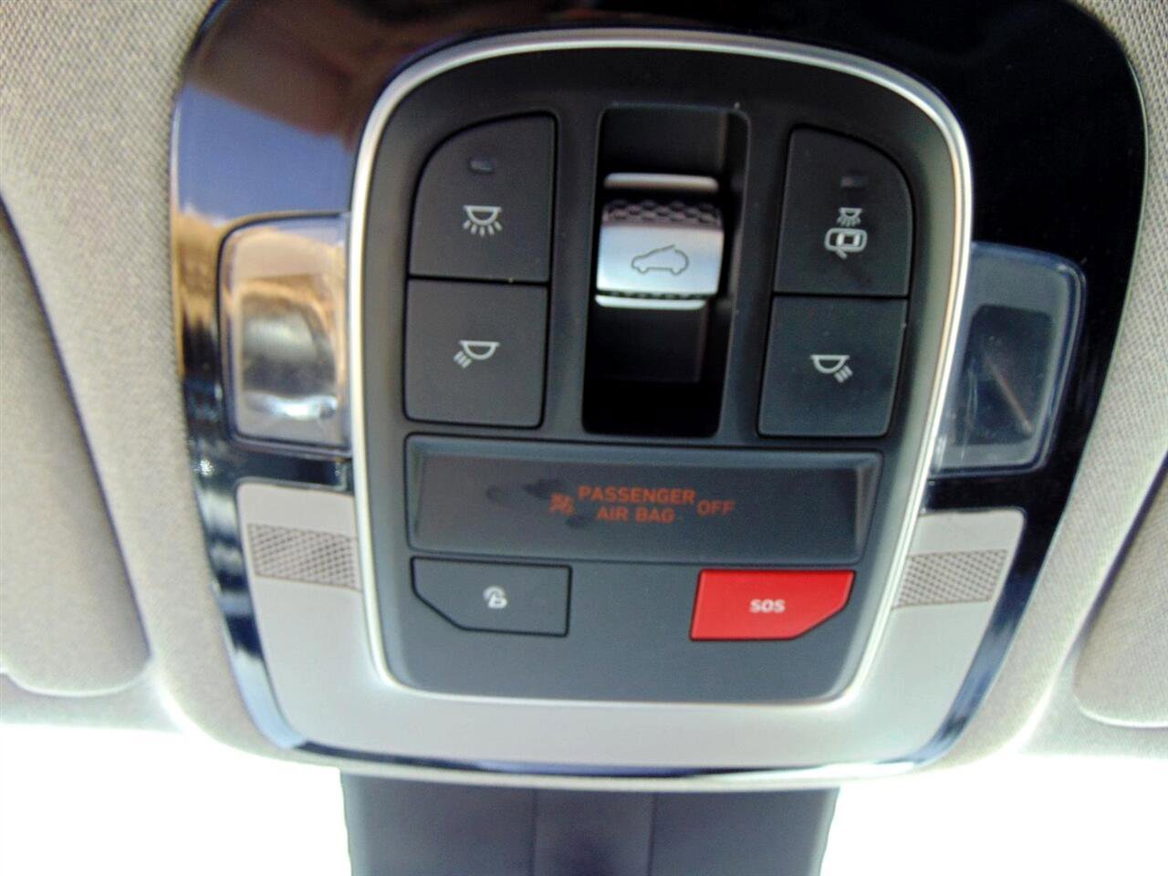 Used 2023 Hyundai Santa Fe Limited image 25