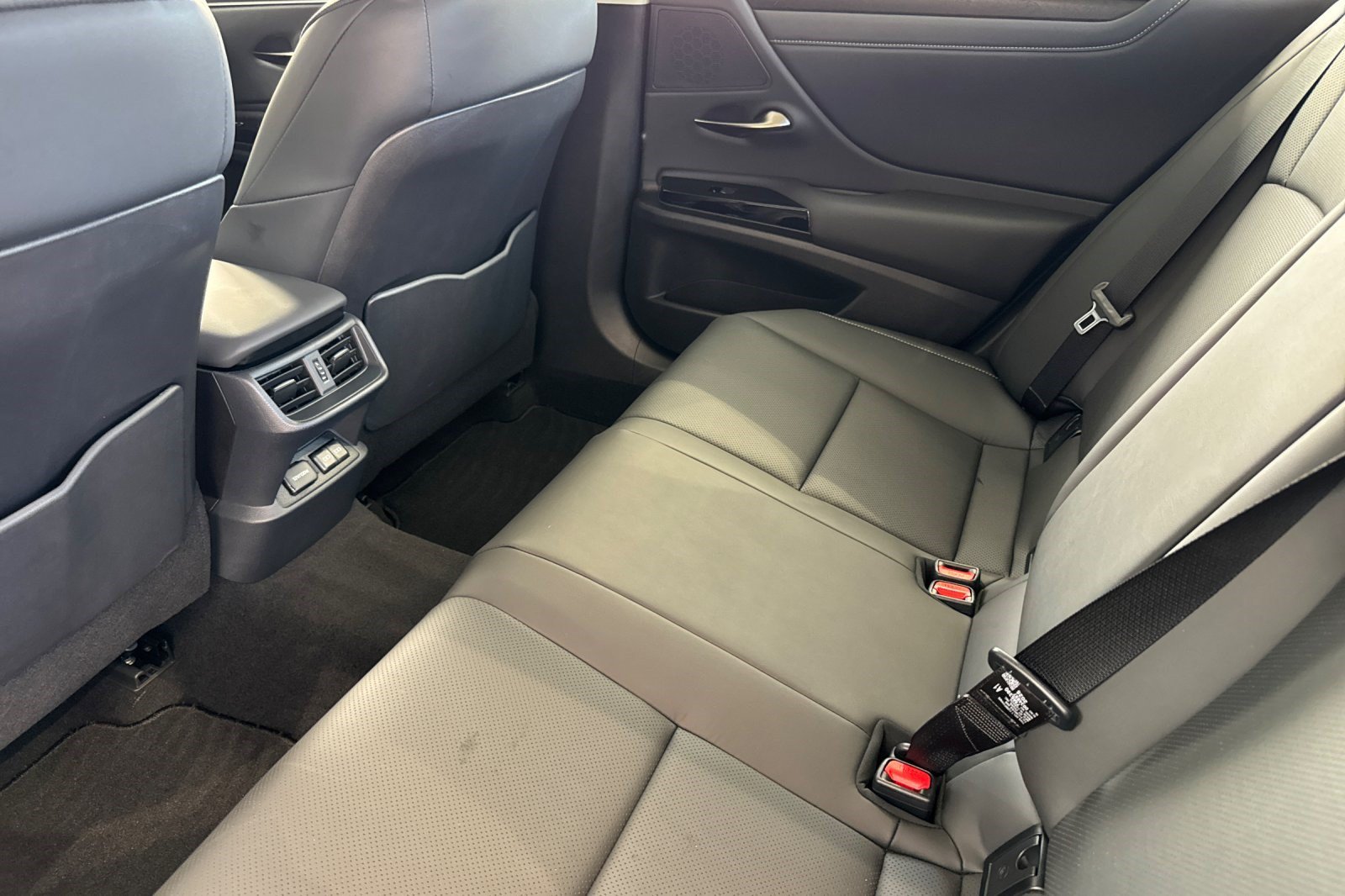 Certified 2025 Lexus ES 300h w/ Premium Package FWD image 15