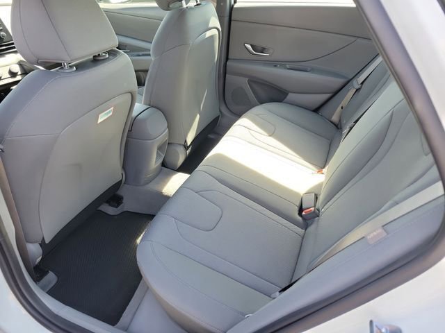 New 2026 Hyundai Elantra SE image 18