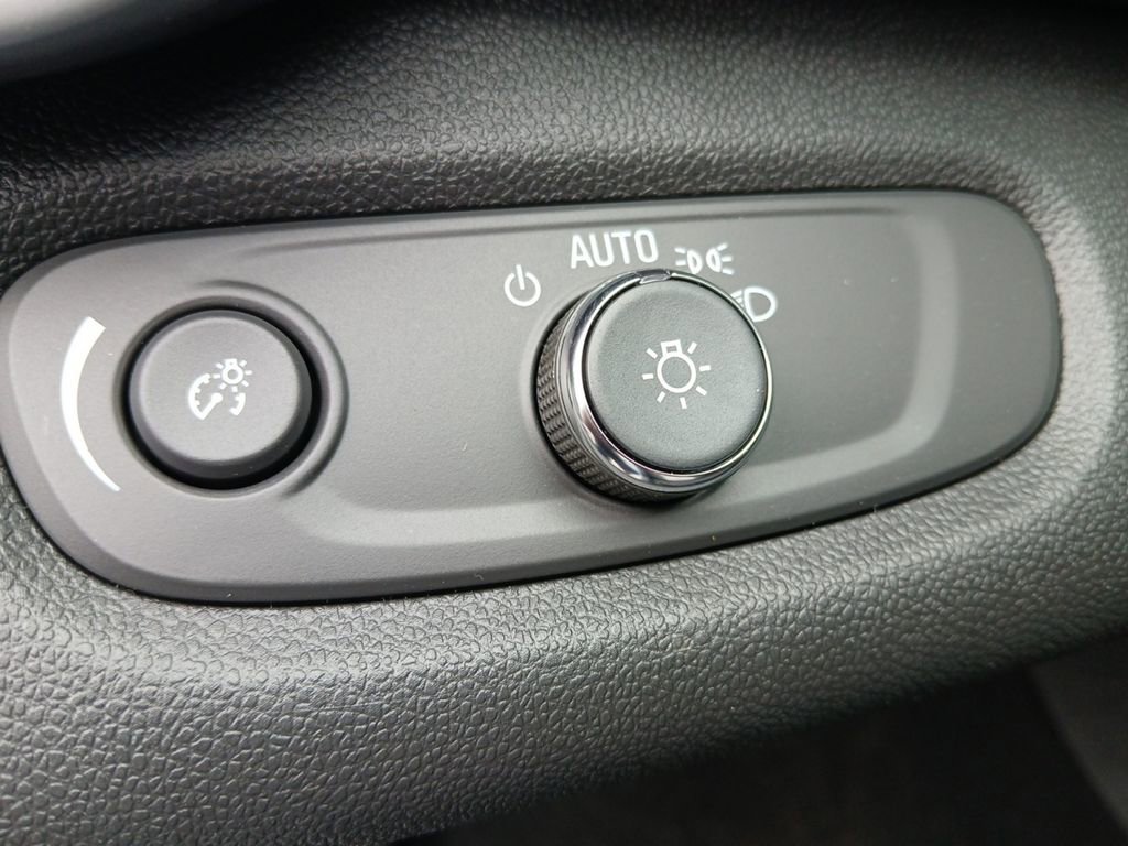 New 2026 Chevrolet Trax LS w/ LS Convenience Package image 25