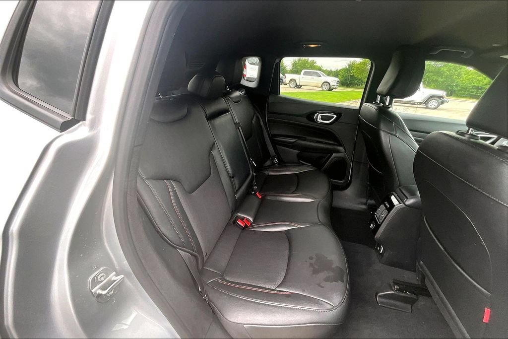 Used 2025 Jeep Compass Trailhawk AWD/4WD image 26