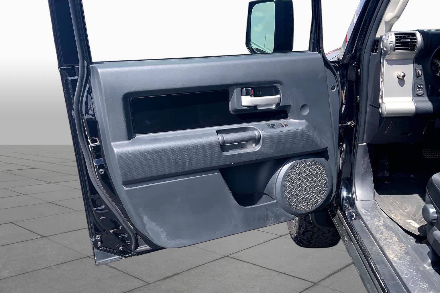Used 2012 Toyota FJ Cruiser 2WD w/ Upgrade Pkg image 20