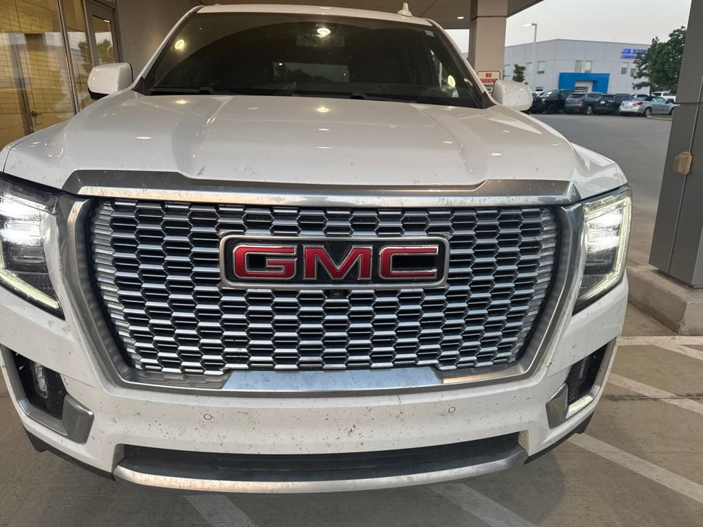 Used 2023 GMC Yukon XL Denali w/ LPO, Floor Liner Package AWD/4WD image 2