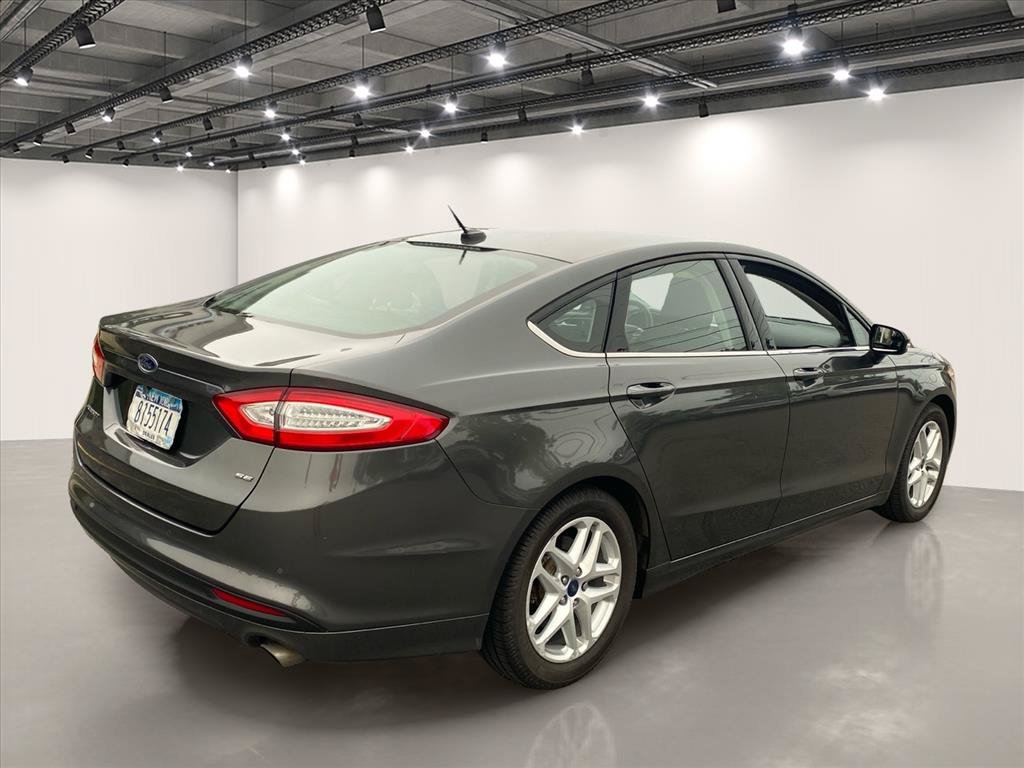 Used 2016 Ford Fusion SE FWD image 7