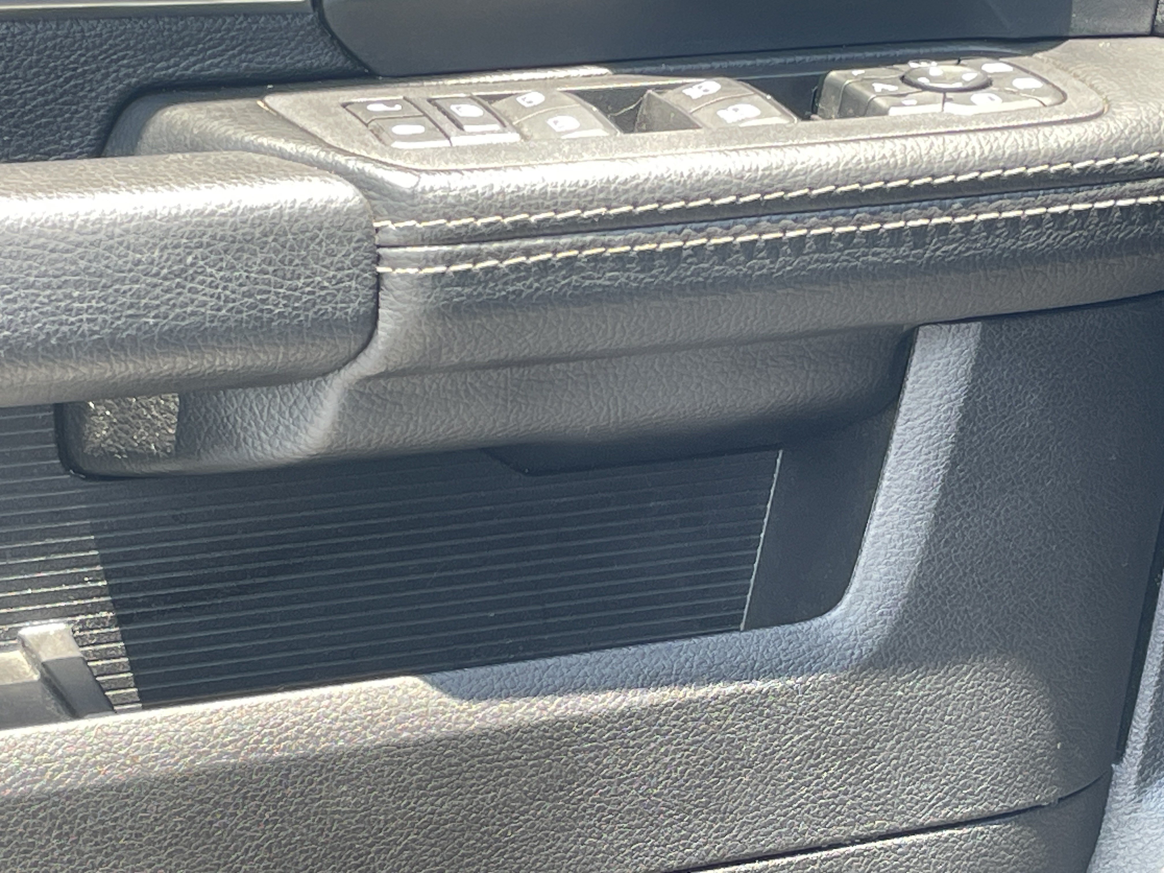 Used 2026 RAM 3500 Laramie AWD/4WD image 14