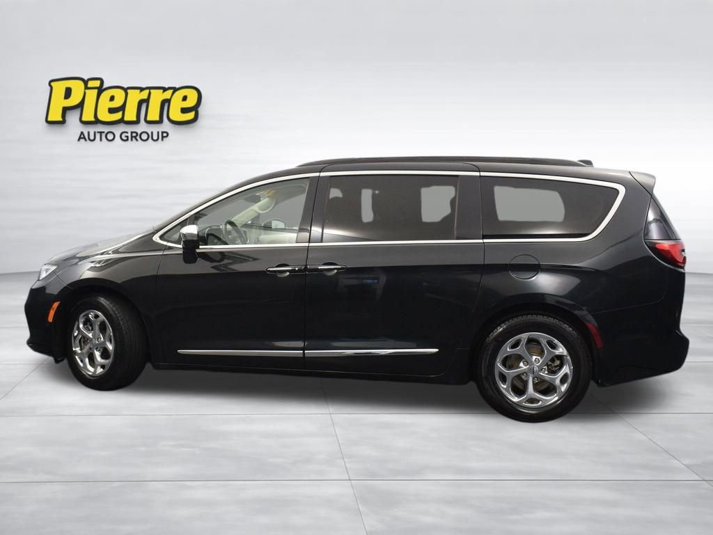 Used 2022 Chrysler Pacifica Limited image 5