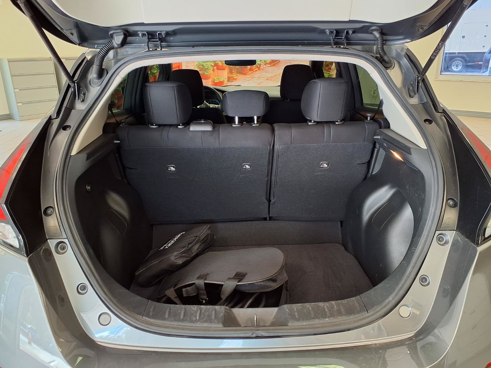 Used 2022 Nissan Leaf SV w/ SV Technology Package FWD image 16