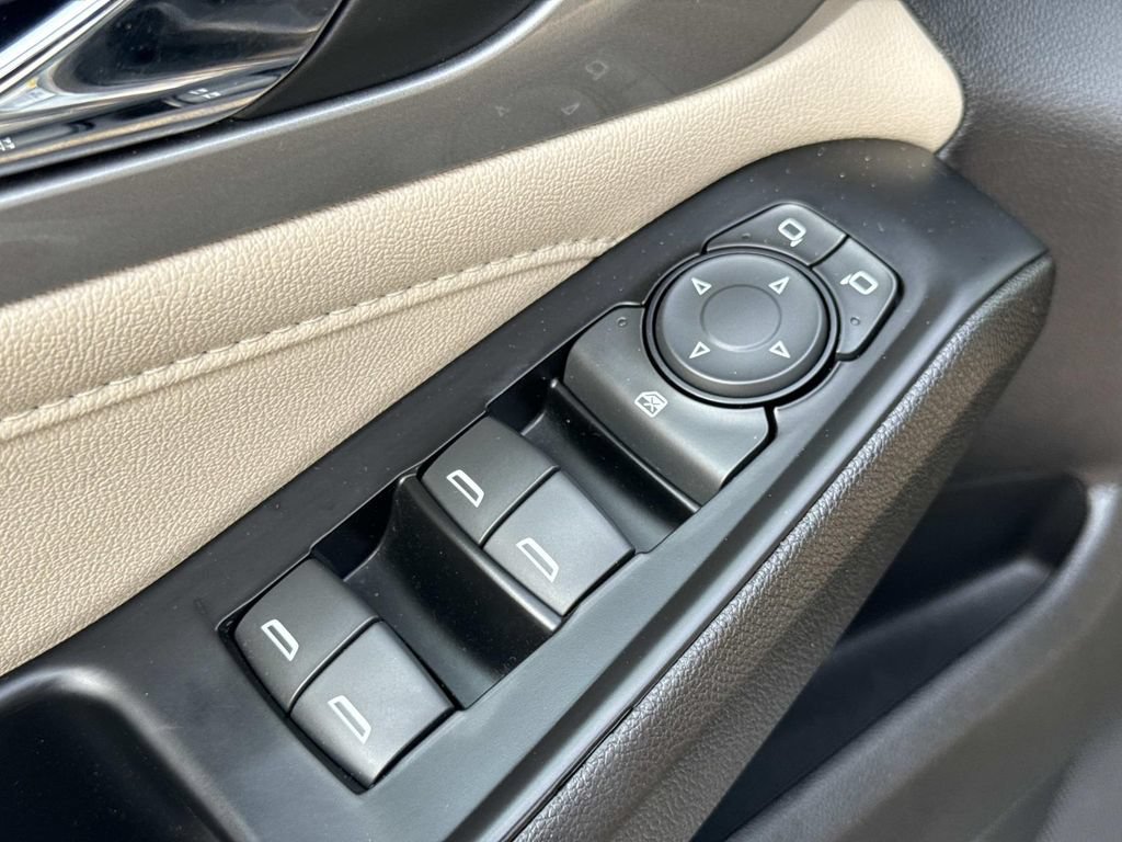Used 2023 Chevrolet Traverse LS w/ Safety Package AWD/4WD image 17