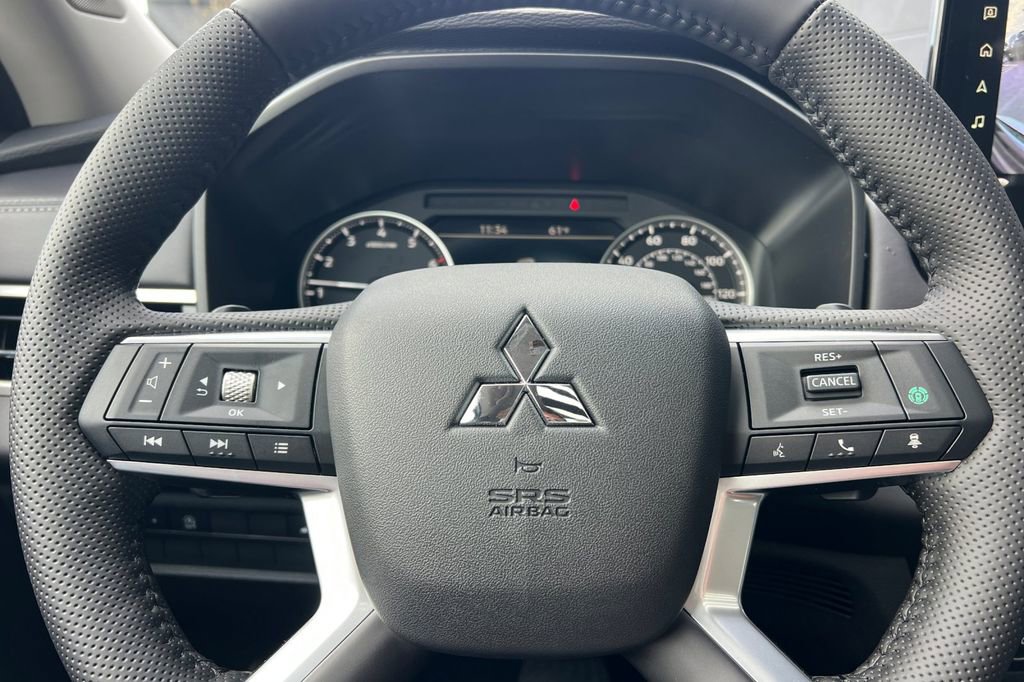 New 2026 Mitsubishi Outlander AWD image 25