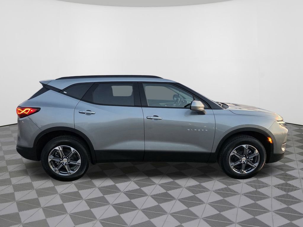 New 2026 Chevrolet Blazer LT w/ Convenience Package FWD image 5