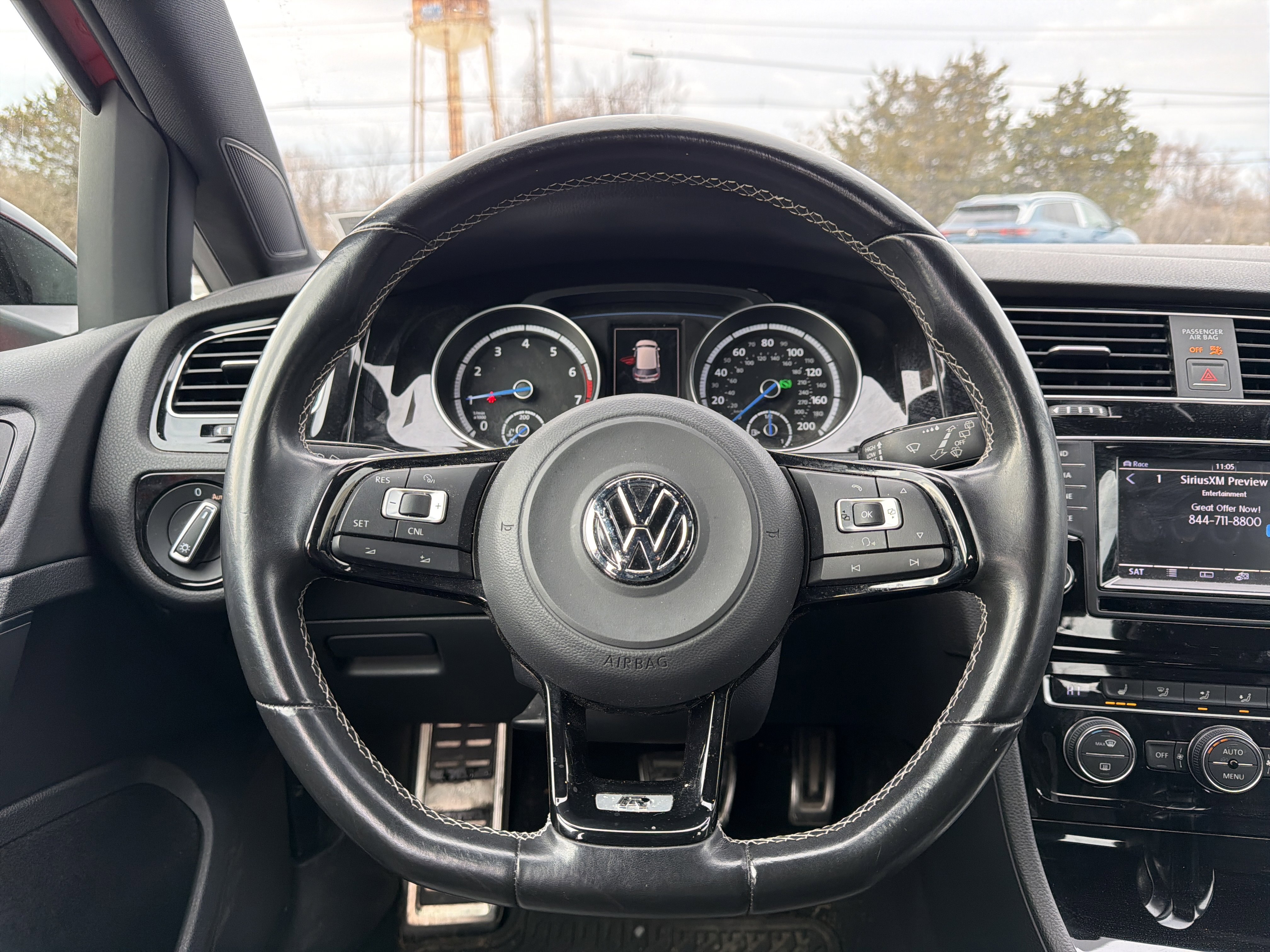 Used 2015 Volkswagen Golf R 4-Door image 14