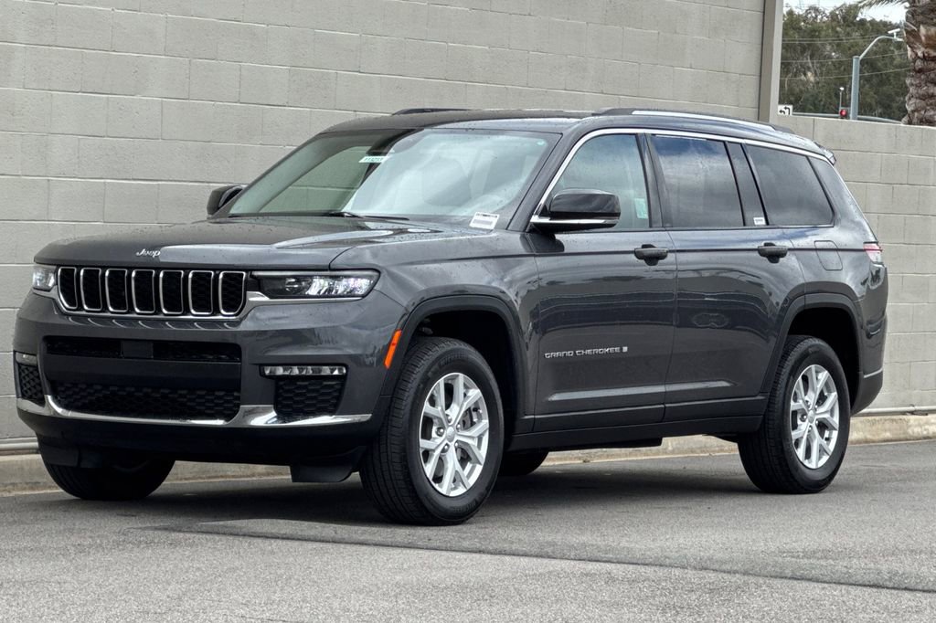 Used 2023 Jeep Grand Cherokee L Limited RWD image 10